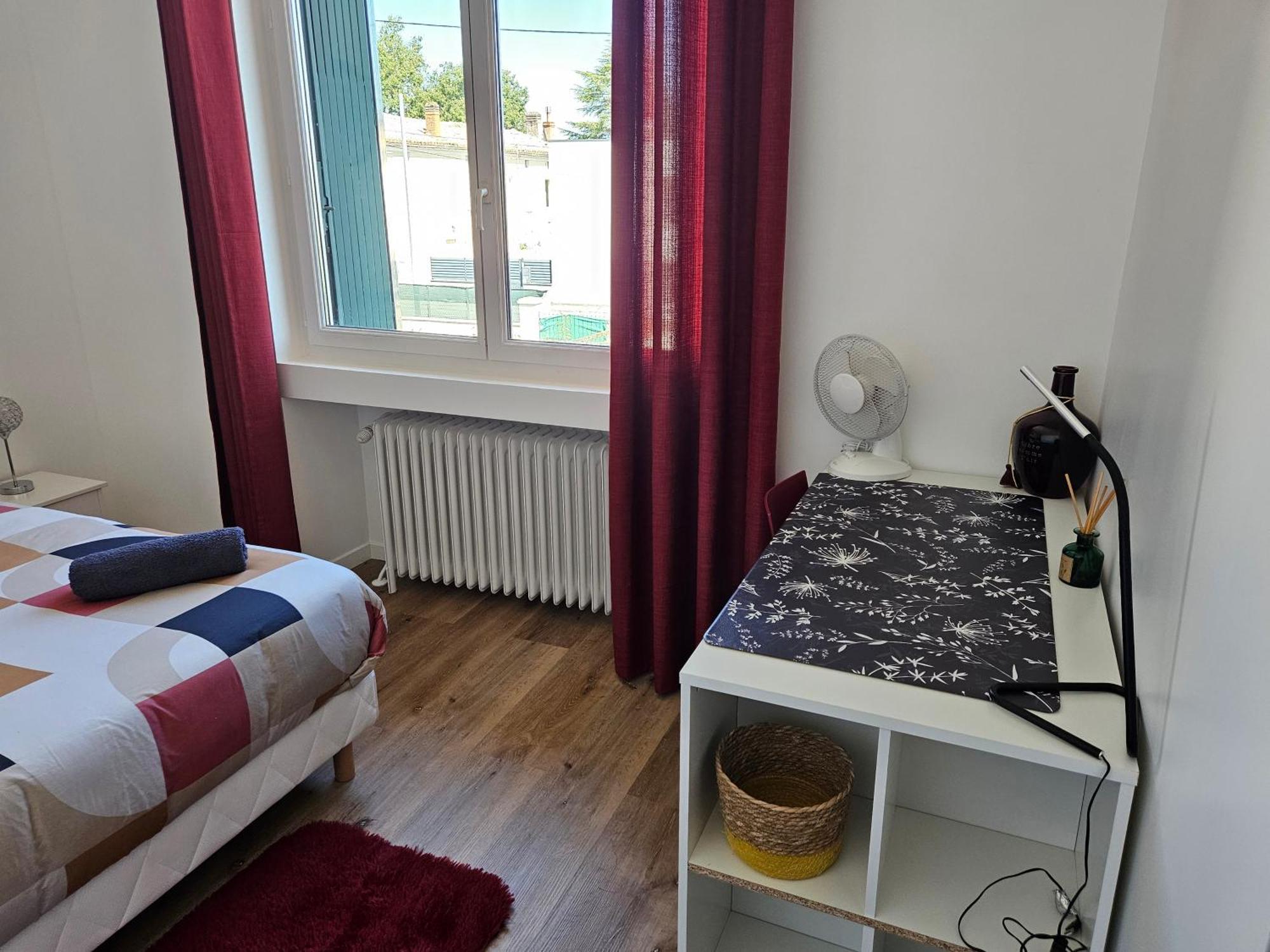 Maison Spacieuse Privatisee Ou A La Chambre - Places De Parking Saint-Michel  Zewnętrze zdjęcie