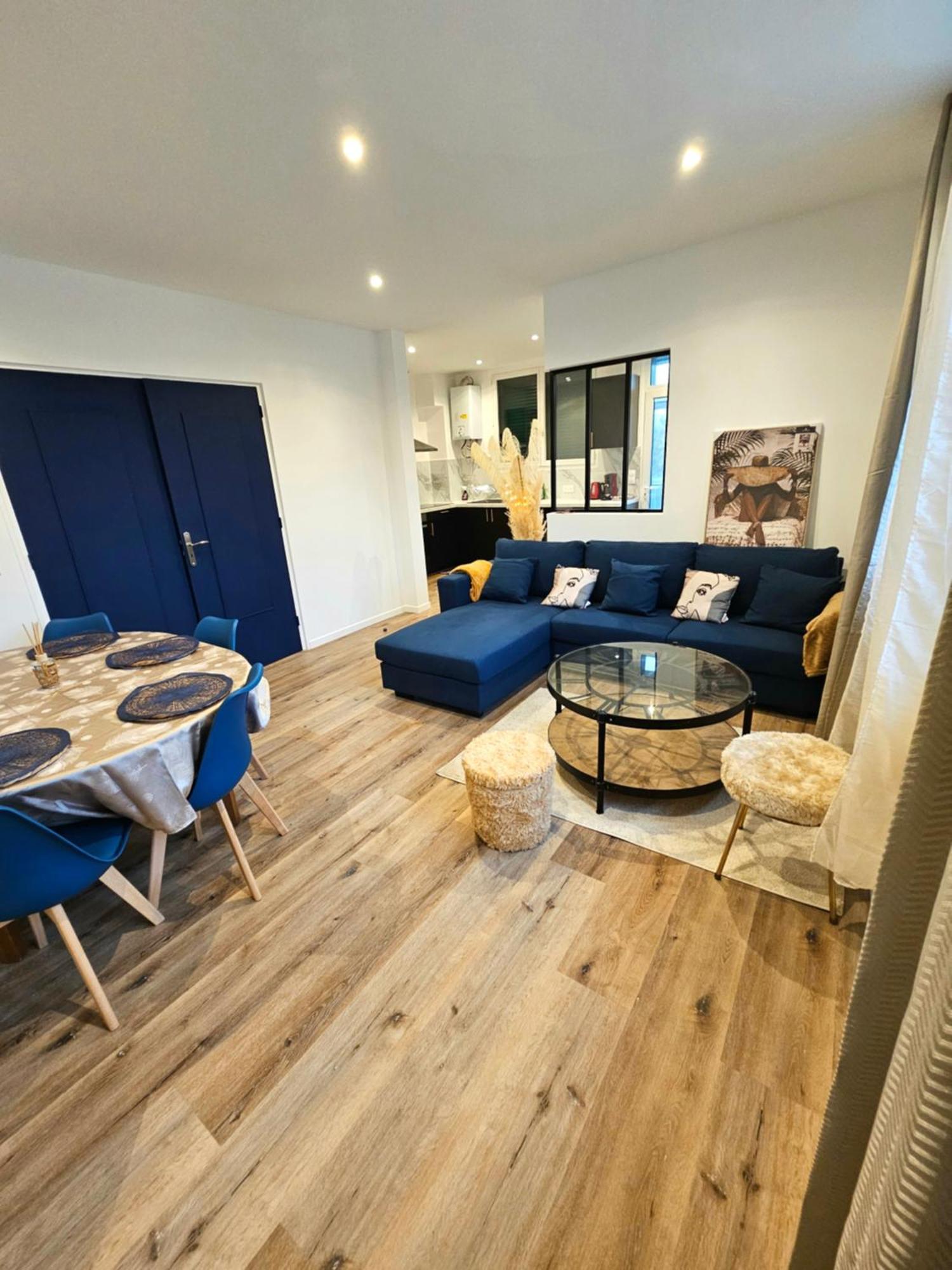 Maison Spacieuse Privatisee Ou A La Chambre - Places De Parking Saint-Michel  Zewnętrze zdjęcie