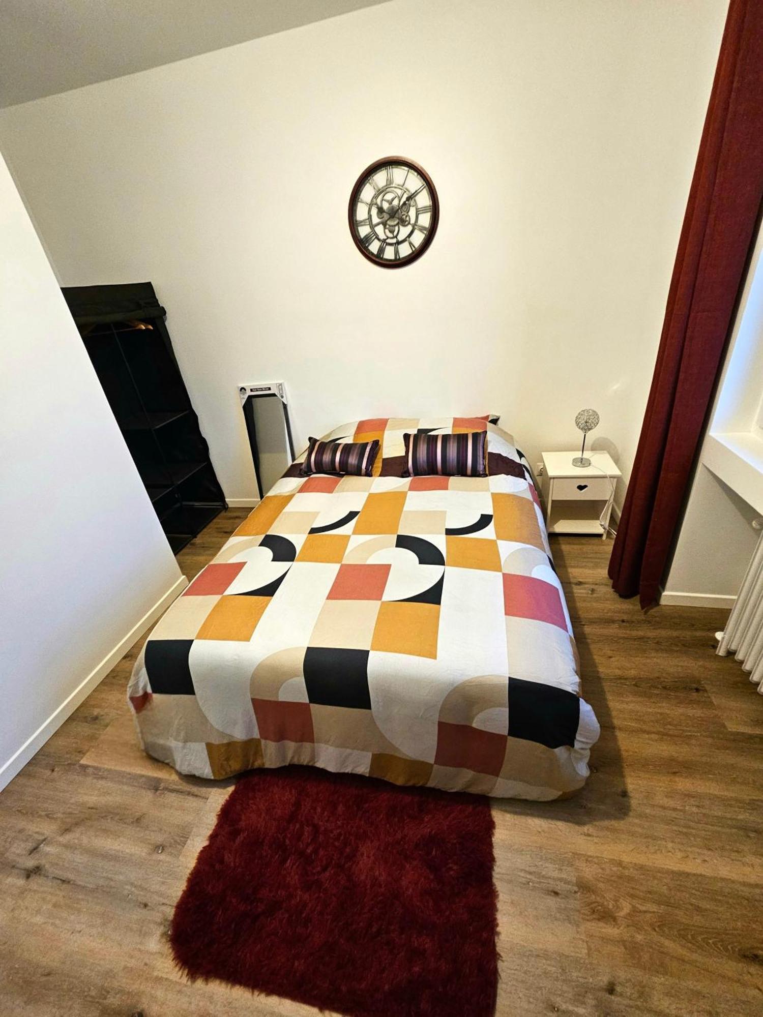 Maison Spacieuse Privatisee Ou A La Chambre - Places De Parking Saint-Michel  Zewnętrze zdjęcie